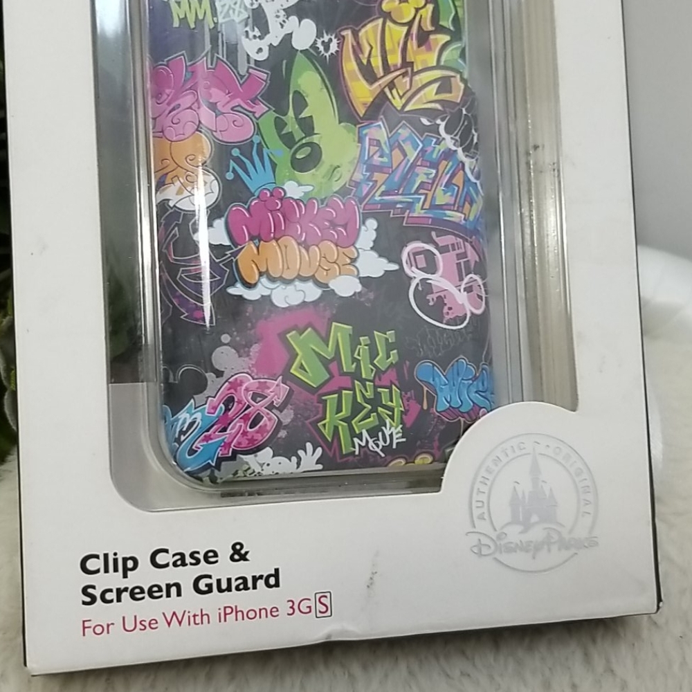 💚3/$25 NWT Disney Parks iPhone case for 3GS - Picture 2 of 4